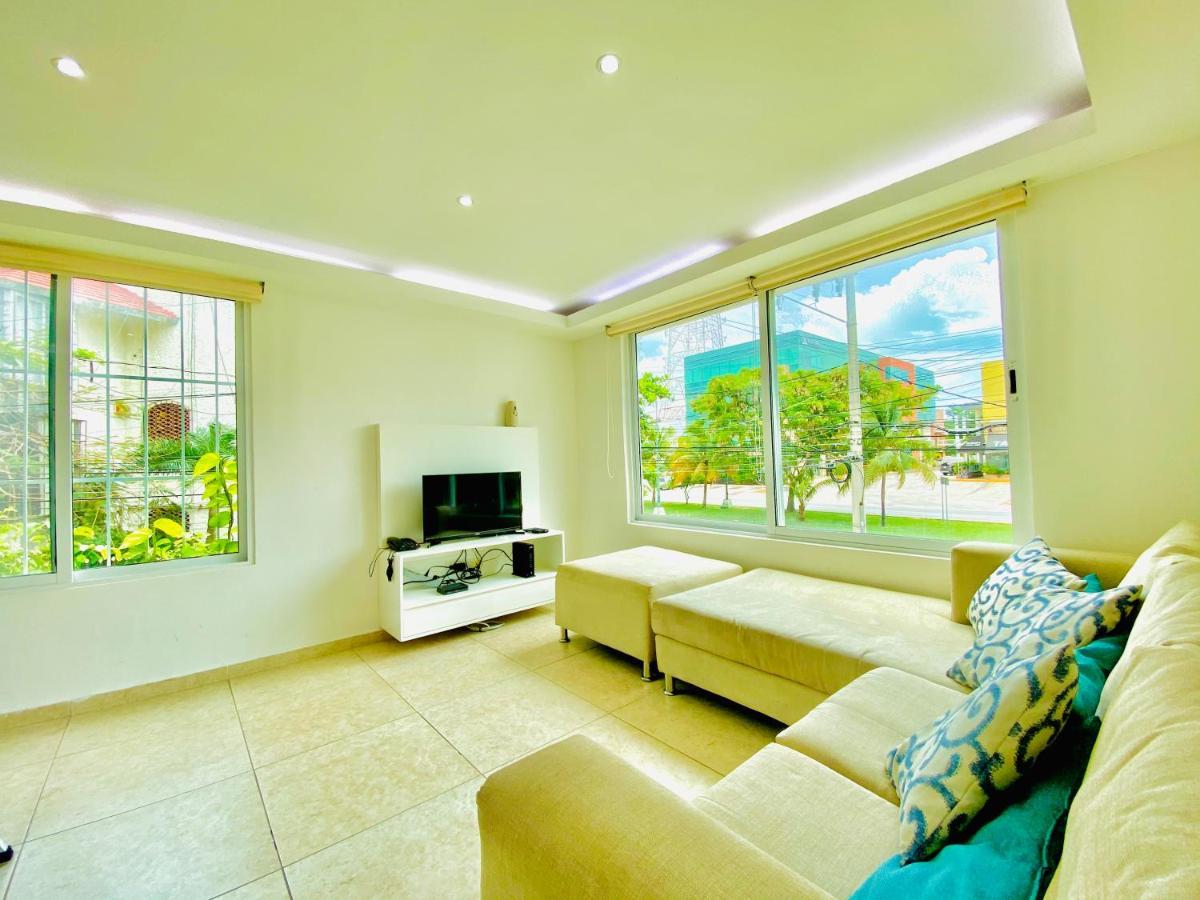 Apartamento cálido y moderno en la entrada de la zona hotelera Cancún Esterno foto